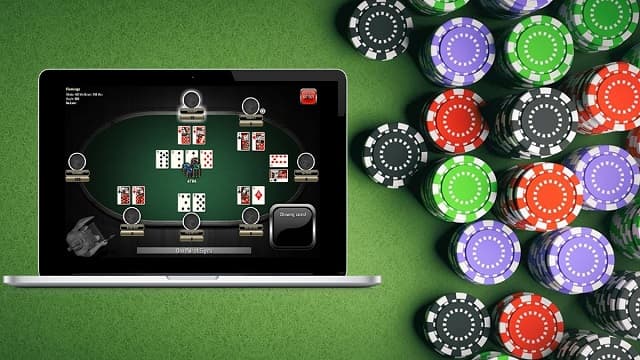 Hướng dẫn cách chơi và quy luật chơi Poker sao cho hiệu quả và dễ thắng nhất 11 So sánh tổng điểm để tìm ra người chiến thắng